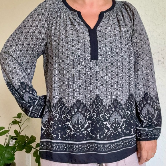 Daniel Rainn Tops - Daniel Rainn Black and Gray Patterned Blouse